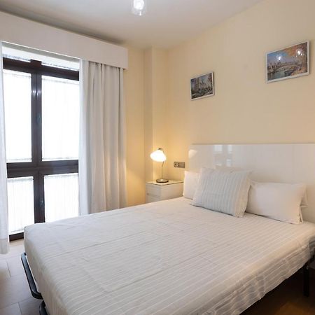 Sol Sevilla Urban Apartment Sevilha Exterior foto